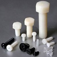 tornillos plásticos y nylon