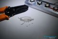 Paso 4 - Cortar y pelar cables de 3cm de largos para puentear los LEDs entre las series