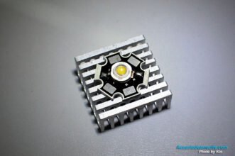 Disipador de calor o heatsink con cortes transversales para LED de alto poder